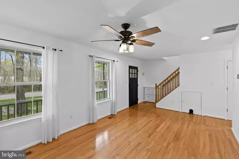 Living - 3530 Shady Dr, Edgewater, MD 21037 photo 3 of 5