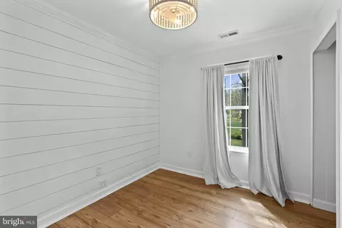 Bedroom - 3530 Shady Dr, Edgewater, MD 21037 photo 5 of 5