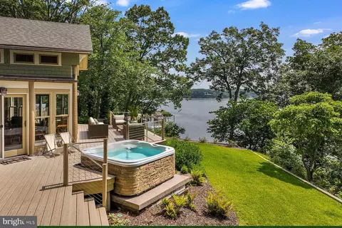 1715 Porters Hill Rd, Annapolis, MD 21401