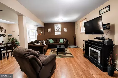 Living - 8121 A Elizabeth Rd, Pasadena, MD 21122 photo 3 of 3