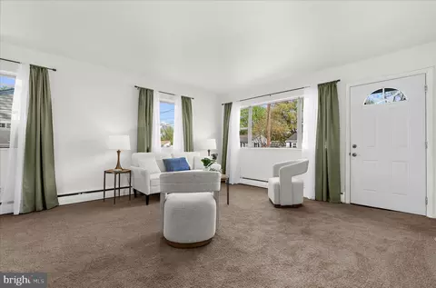 120 Roselawn Rd, Annapolis, MD 21403