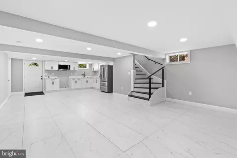 Entry Way - 435 Yellow Spgs S, Laurel, MD 20724 photo 2 of 4