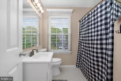 Bath - 3547 Brickwall Ln, Pasadena, MD 21122 photo 5 of 7