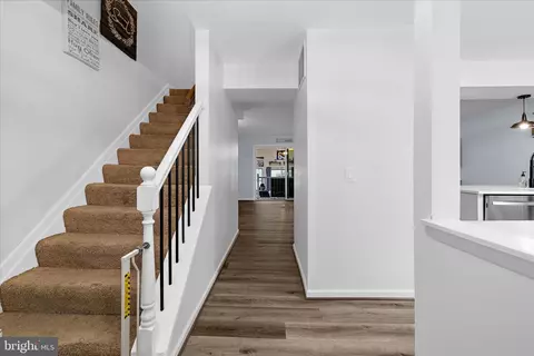 Entry Way - 3547 Brickwall Ln, Pasadena, MD 21122 photo 1 of 4