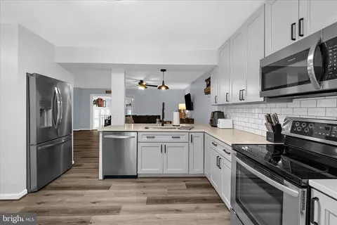 Kitchen - 3547 Brickwall Ln, Pasadena, MD 21122 photo 2 of 5