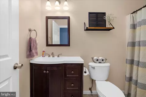 Bath - 3547 Brickwall Ln, Pasadena, MD 21122 photo 1 of 7