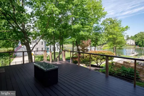 Exterior - 122 Shore Rd, Arnold, MD 21012 photo 6 of 14