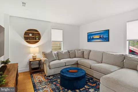 Living - 122 Shore Rd, Arnold, MD 21012 photo 2 of 2