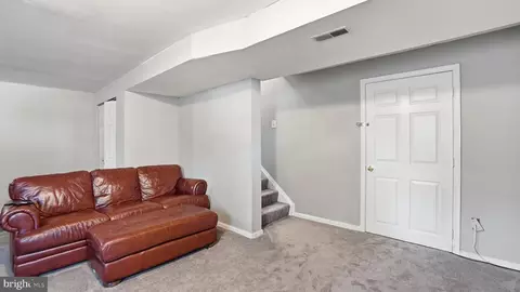 Entry Way - 1407 Houndhill Ct, Crofton, MD 21114 photo 6 of 8