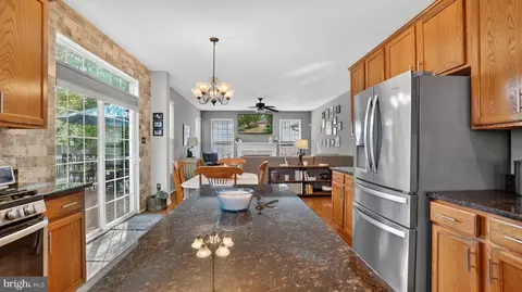 Kitchen - 1407 Houndhill Ct, Crofton, MD 21114 photo 5 of 5