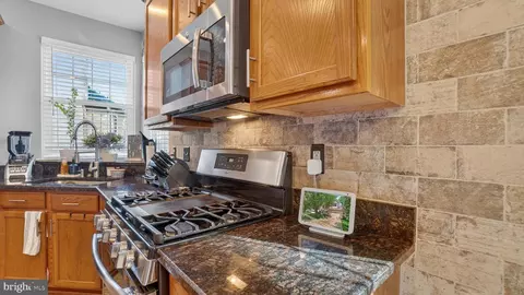 Kitchen - 1407 Houndhill Ct, Crofton, MD 21114 photo 3 of 5
