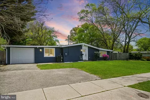 214 Saint James Dr, Glen Burnie, MD 21061