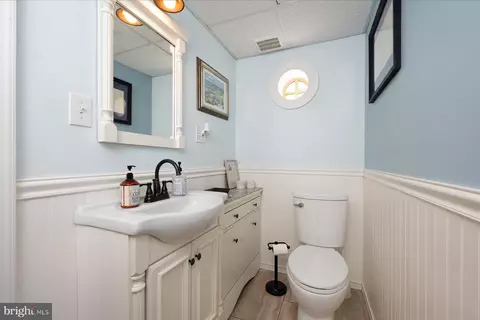 Bath - 26 Wilelinor Dr, Edgewater, MD 21037 photo 3 of 4