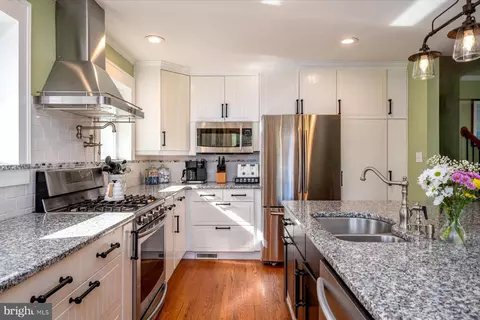Kitchen - 26 Wilelinor Dr, Edgewater, MD 21037 photo 1 of 5