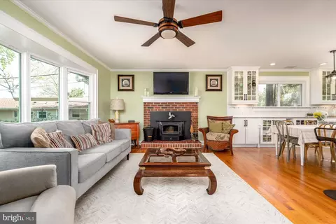 Living - 26 Wilelinor Dr, Edgewater, MD 21037 photo 1 of 1