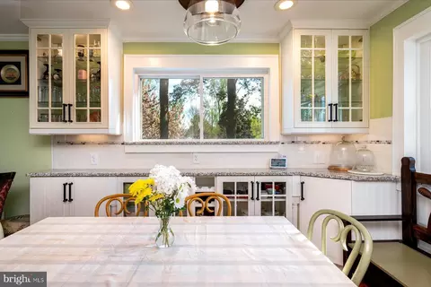 Kitchen - 26 Wilelinor Dr, Edgewater, MD 21037 photo 4 of 5