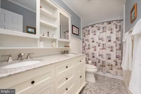 Bath - 26 Wilelinor Dr, Edgewater, MD 21037 photo 2 of 4