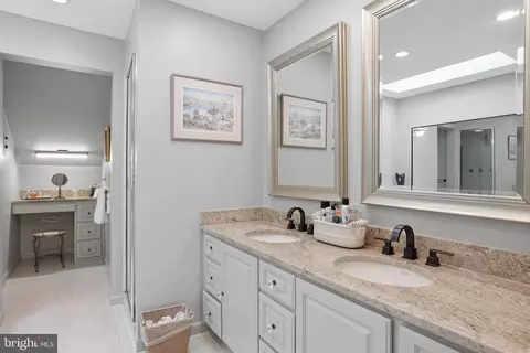 Entry Way - 1718 Woodlore Rd, Annapolis, MD 21401 photo 2 of 4