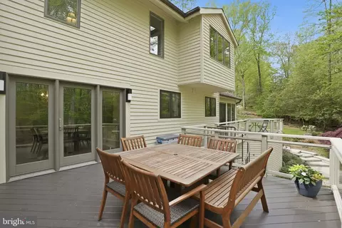 Exterior - 1718 Woodlore Rd, Annapolis, MD 21401 photo 11 of 15