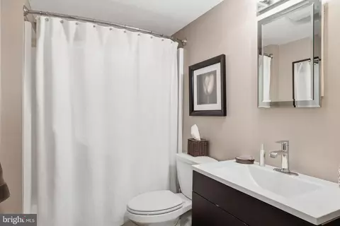 Bath - 1718 Woodlore Rd, Annapolis, MD 21401 photo 4 of 4