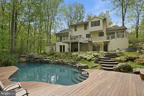Exterior - 1718 Woodlore Rd, Annapolis, MD 21401 photo 3 of 15