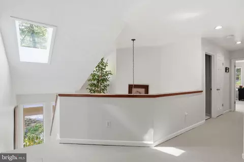 Entry Way - 1718 Woodlore Rd, Annapolis, MD 21401 photo 1 of 4