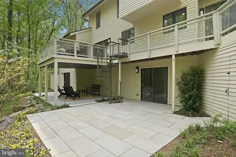 Exterior - 1718 Woodlore Rd, Annapolis, MD 21401 photo 7 of 15