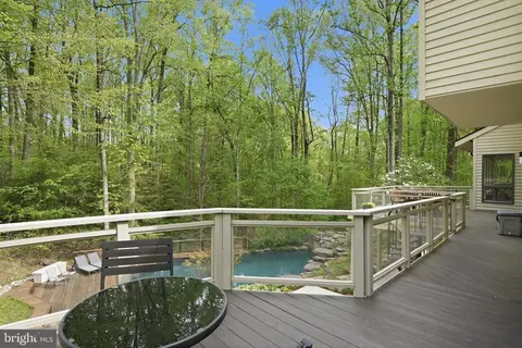 Exterior - 1718 Woodlore Rd, Annapolis, MD 21401 photo 9 of 15