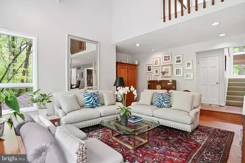 Living - 1718 Woodlore Rd, Annapolis, MD 21401 photo 1 of 2