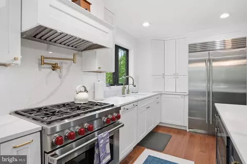 Kitchen - 1718 Woodlore Rd, Annapolis, MD 21401 photo 5 of 6