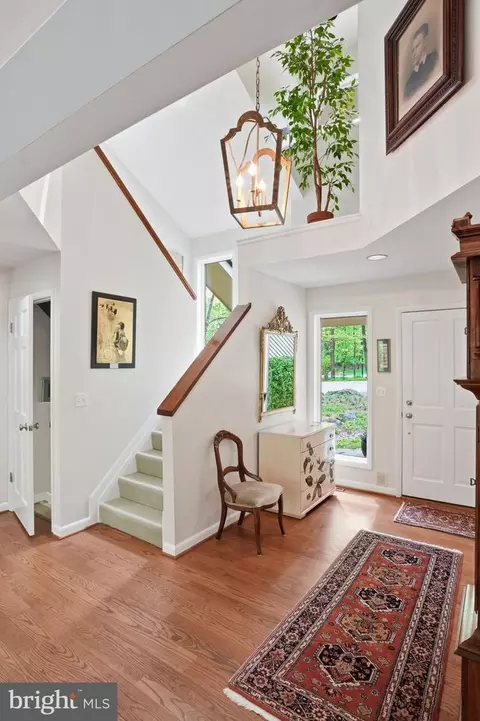 Entry Way - 1718 Woodlore Rd, Annapolis, MD 21401 photo 3 of 4