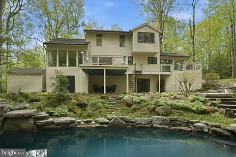 Exterior - 1718 Woodlore Rd, Annapolis, MD 21401 photo 4 of 15