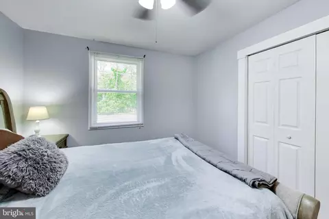 Bedroom - 2743 Bayside Beach Rd, Pasadena, MD 21122 photo 3 of 6