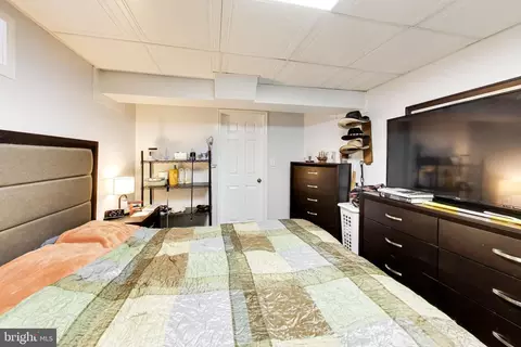 Bedroom - 2743 Bayside Beach Rd, Pasadena, MD 21122 photo 6 of 6