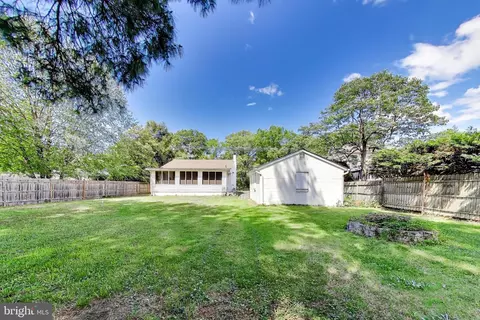 Exterior - 2743 Bayside Beach Rd, Pasadena, MD 21122 photo 10 of 12