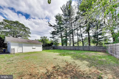 Exterior - 2743 Bayside Beach Rd, Pasadena, MD 21122 photo 9 of 12