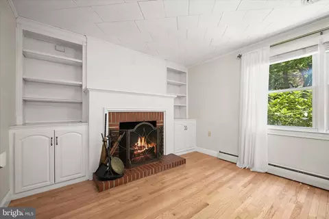 Living - 1915 Cherry Rd, Annapolis, MD 21409 photo 5 of 5