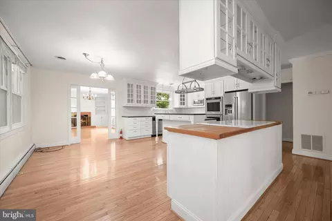 Kitchen - 1915 Cherry Rd, Annapolis, MD 21409 photo 3 of 6