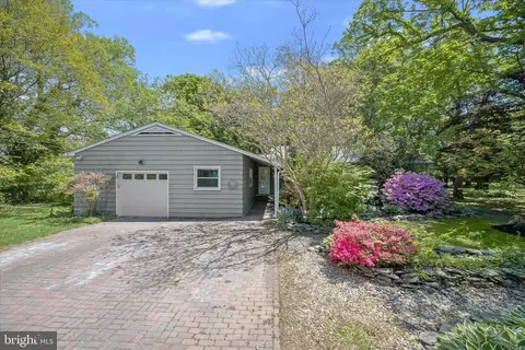 Exterior - 1915 Cherry Rd, Annapolis, MD 21409 photo 5 of 9