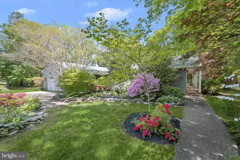 Exterior - 1915 Cherry Rd, Annapolis, MD 21409 photo 6 of 9