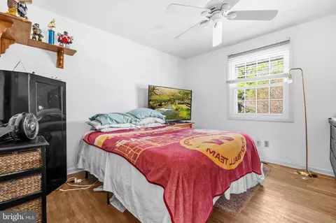 Bedroom - 509 Gladhill Rd, Odenton, MD 21113 photo 4 of 5