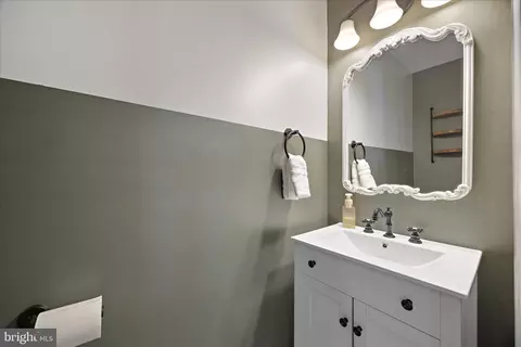 Bath - 726 214th St, Pasadena, MD 21122 photo 6 of 6