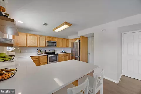 Kitchen - 726 214th St, Pasadena, MD 21122 photo 2 of 5
