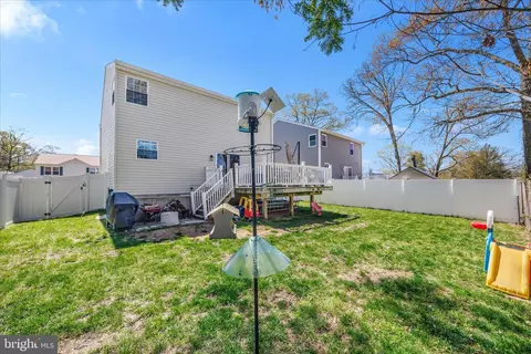 Exterior - 726 214th St, Pasadena, MD 21122 photo 5 of 11