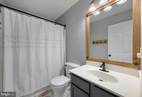 Bath - 726 214th St, Pasadena, MD 21122 photo 5 of 6