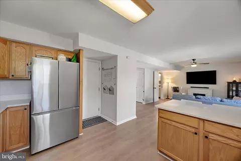 Kitchen - 726 214th St, Pasadena, MD 21122 photo 4 of 5