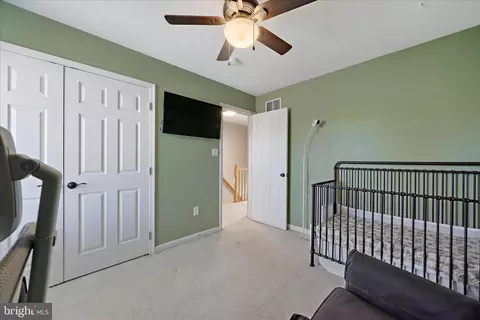 Bedroom - 726 214th St, Pasadena, MD 21122 photo 3 of 4