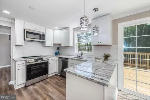 Kitchen - 7674 Tuckerman Dr, Hanover, MD 21076 photo 2 of 2