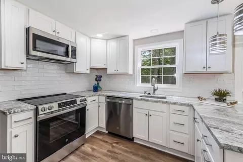 Kitchen - 7674 Tuckerman Dr, Hanover, MD 21076 photo 1 of 2