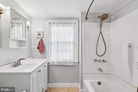 Bath - 7910 Mayford Ave, Pasadena, MD 21122 photo 2 of 2